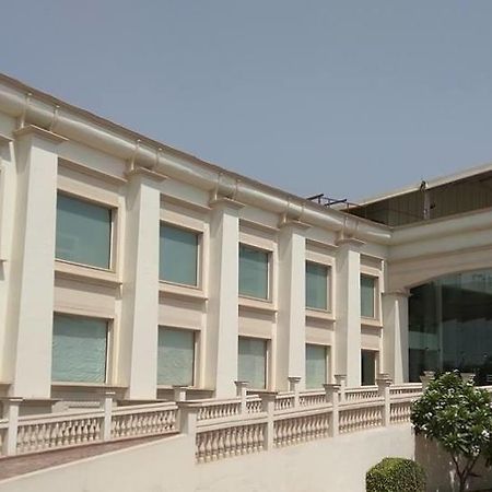 Udman Hotels And Resorts By Ferns N Petals New Delhi Exterior photo