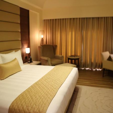 Udman Hotels And Resorts By Ferns N Petals New Delhi Exterior photo