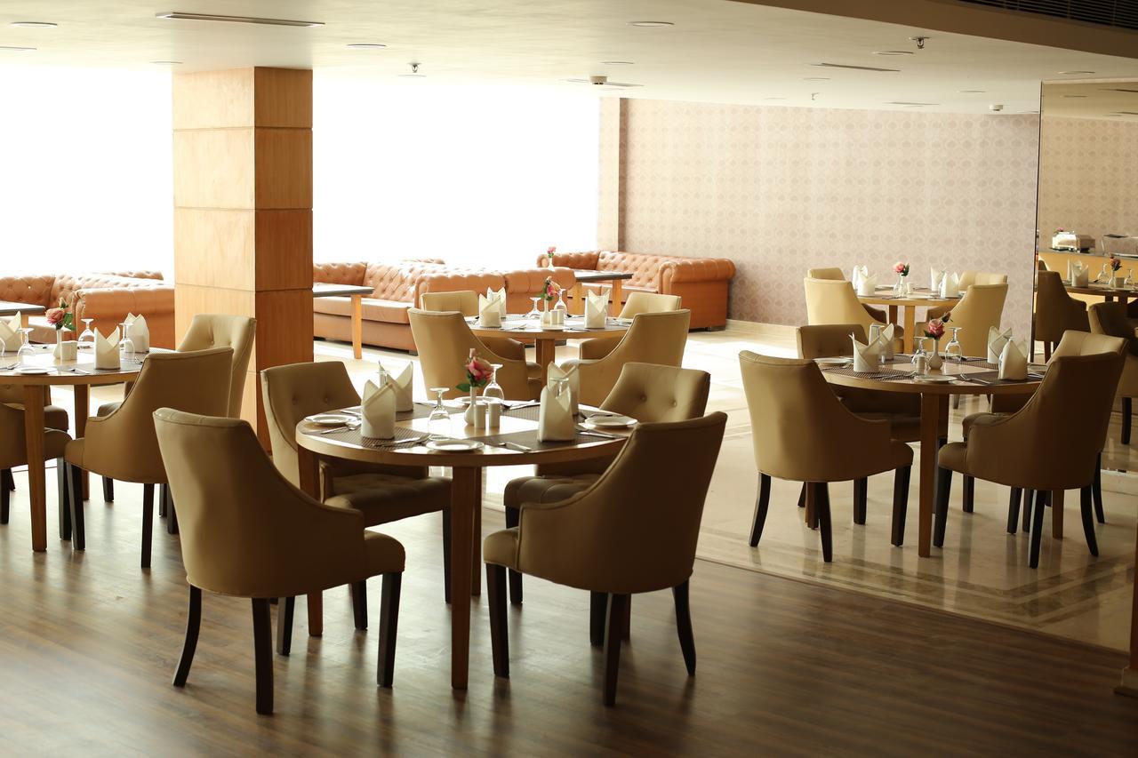 Udman Hotels And Resorts By Ferns N Petals New Delhi Exterior photo