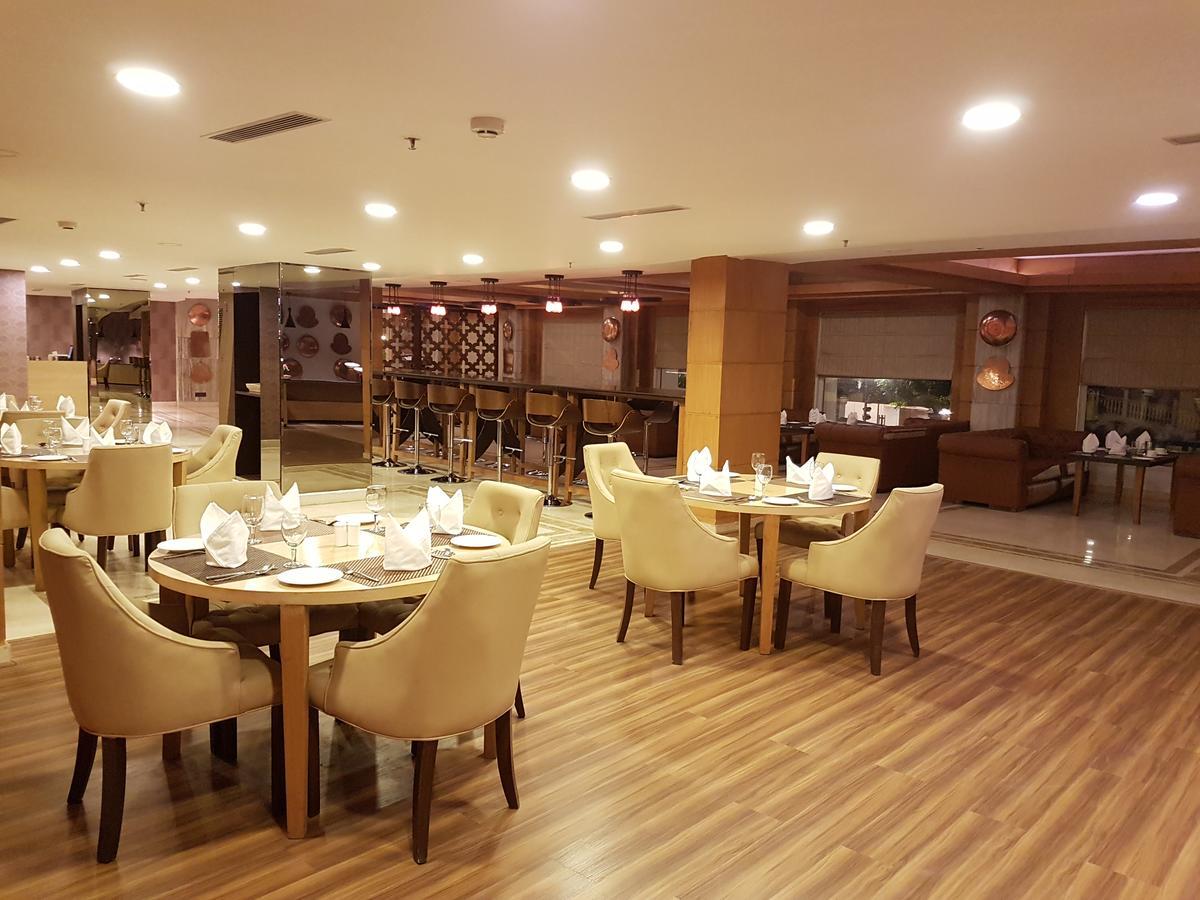 Udman Hotels And Resorts By Ferns N Petals New Delhi Exterior photo